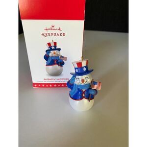 Hallmark patriotic santa ornament e40